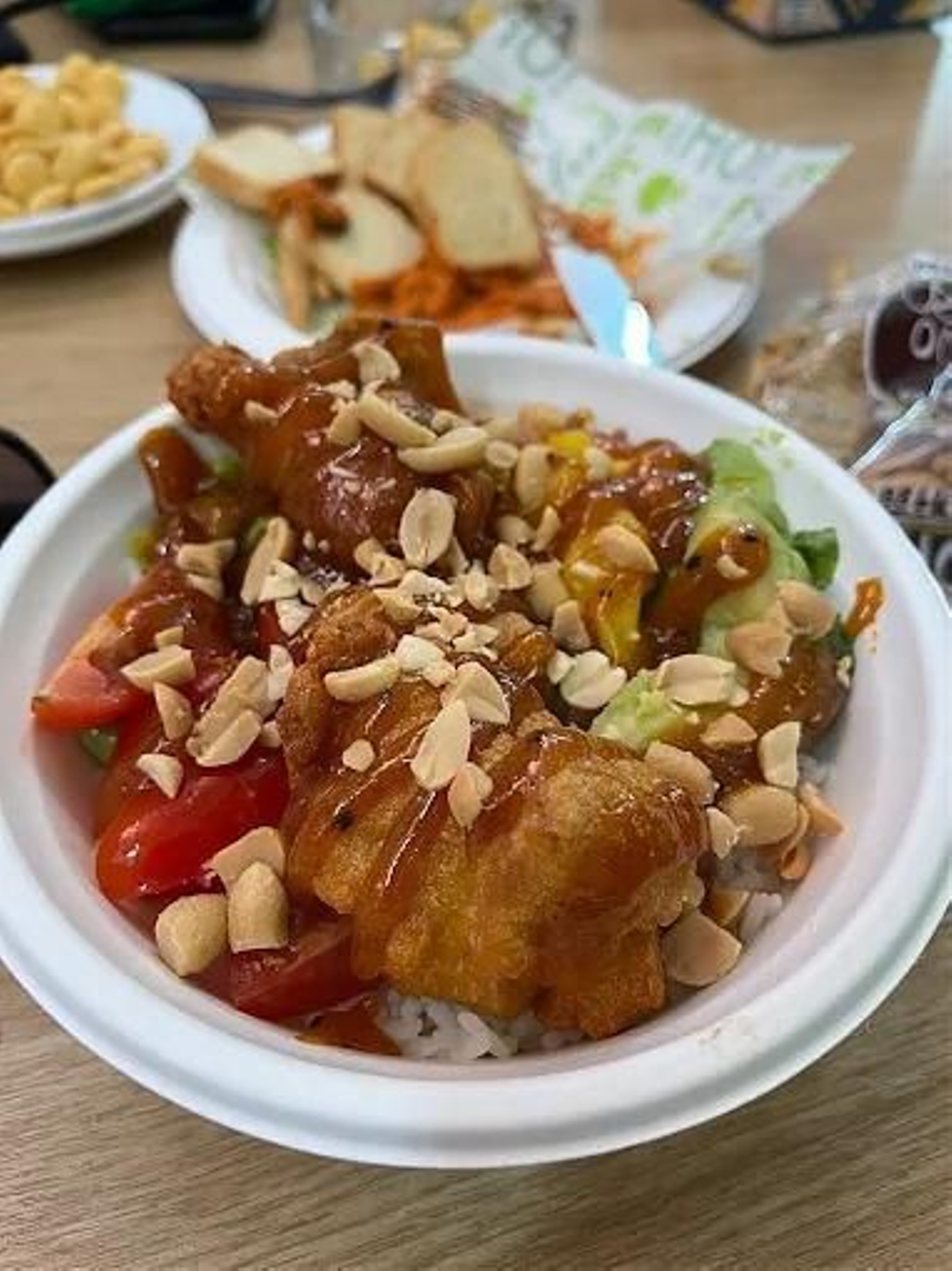 Poke de pollo asiático de La Cerrajería, en Chipiona.