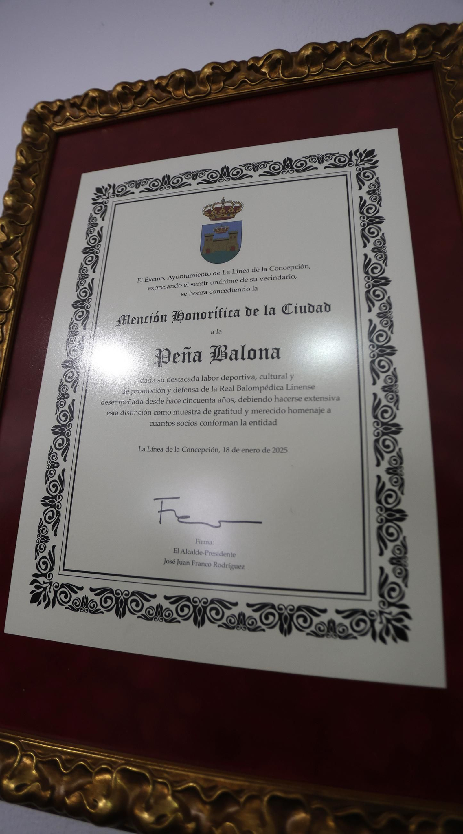 La Peña Balona comparte con sus socios la distinción municipal por su medio siglo de historia