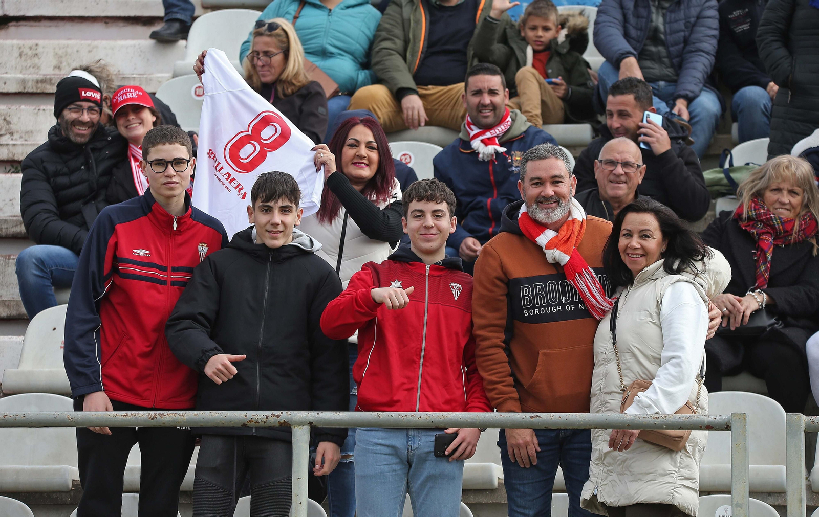 Fotos de la afición durante el Algeciras - Ceuta en el Nuevo Mirador