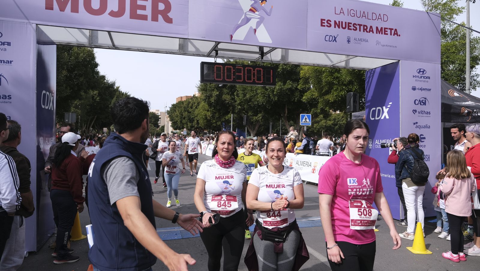 Imágenes de la Carrera de la Mujer 2023 en Almería