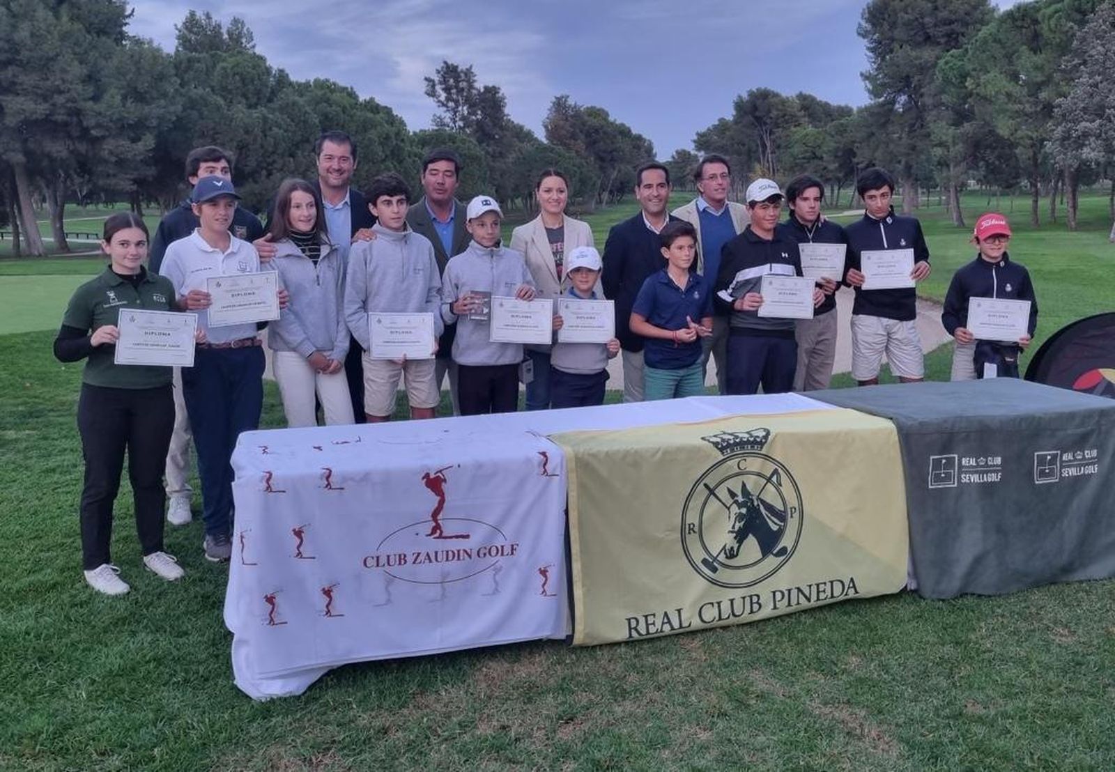 Los premiados de la I Liga Provincial de Golf.