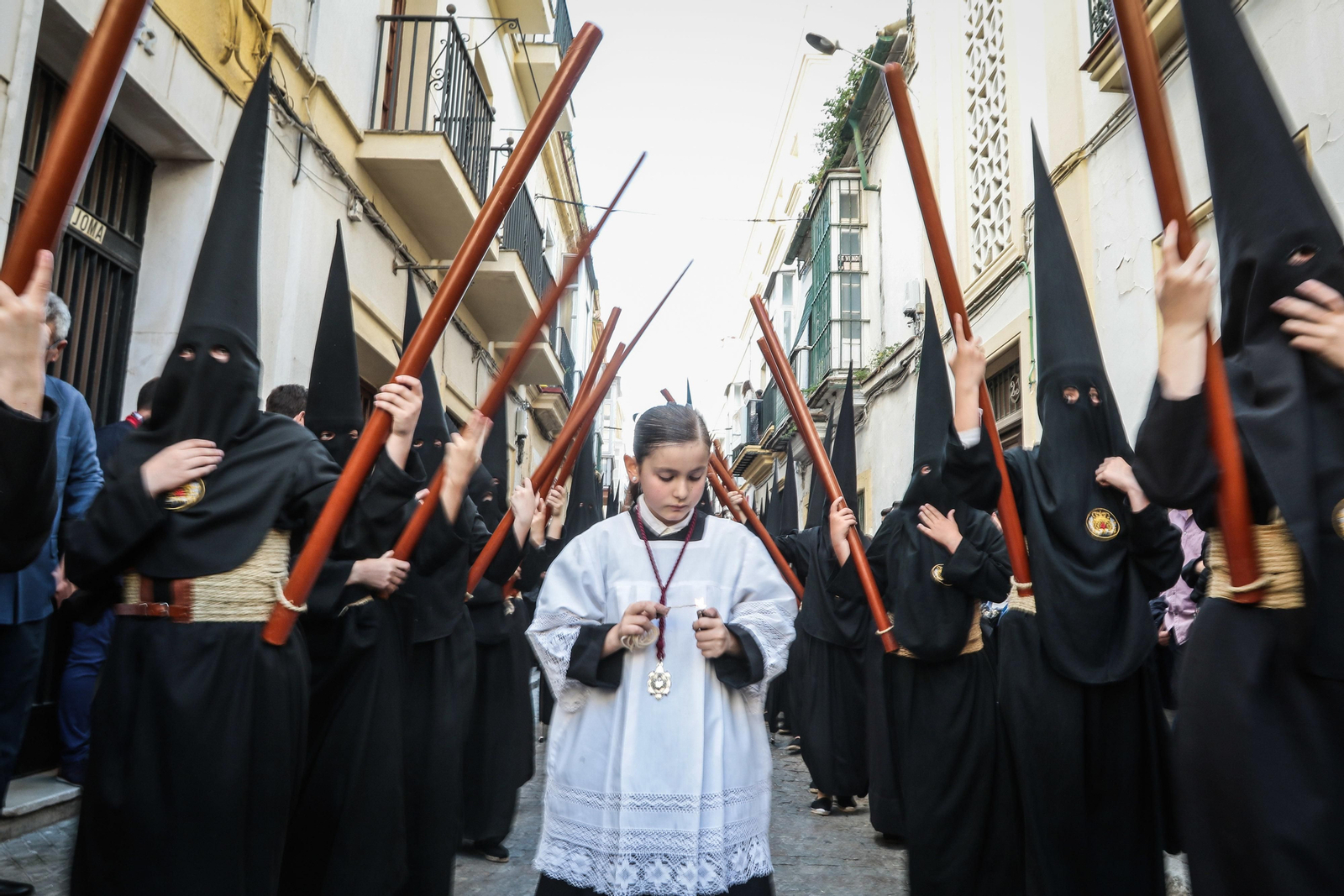 Encender cirios no fue fácil.