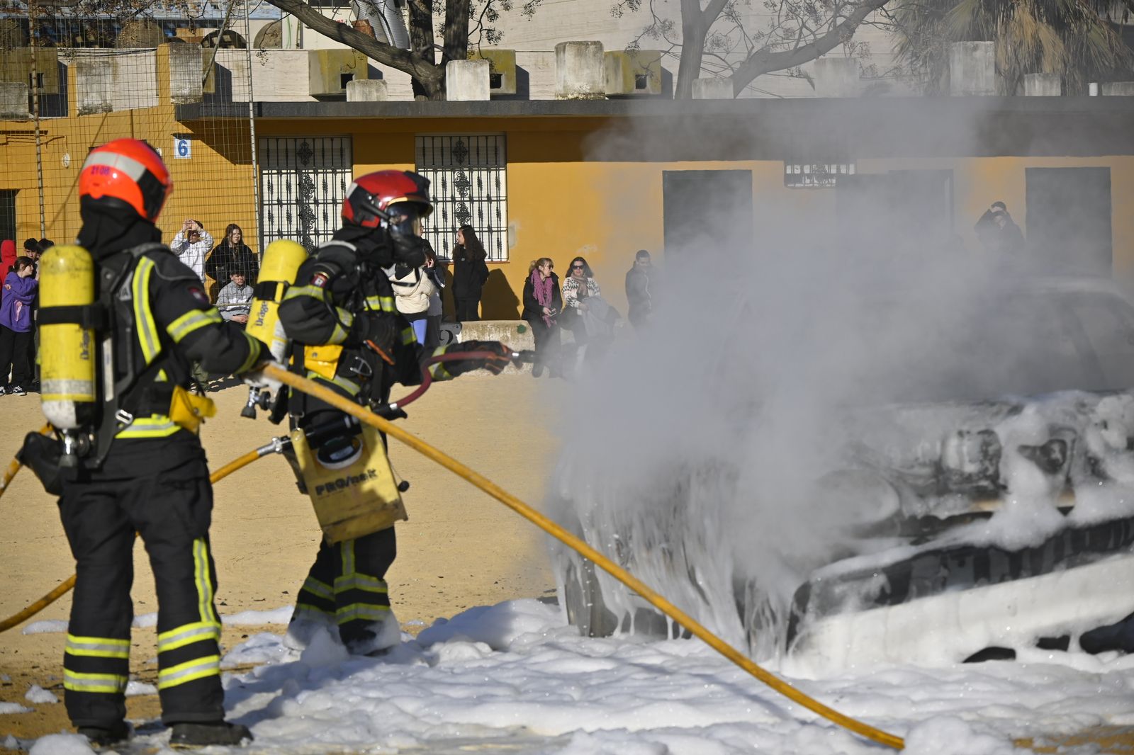 Imágenes del simulacro de incendio en el Funcadia