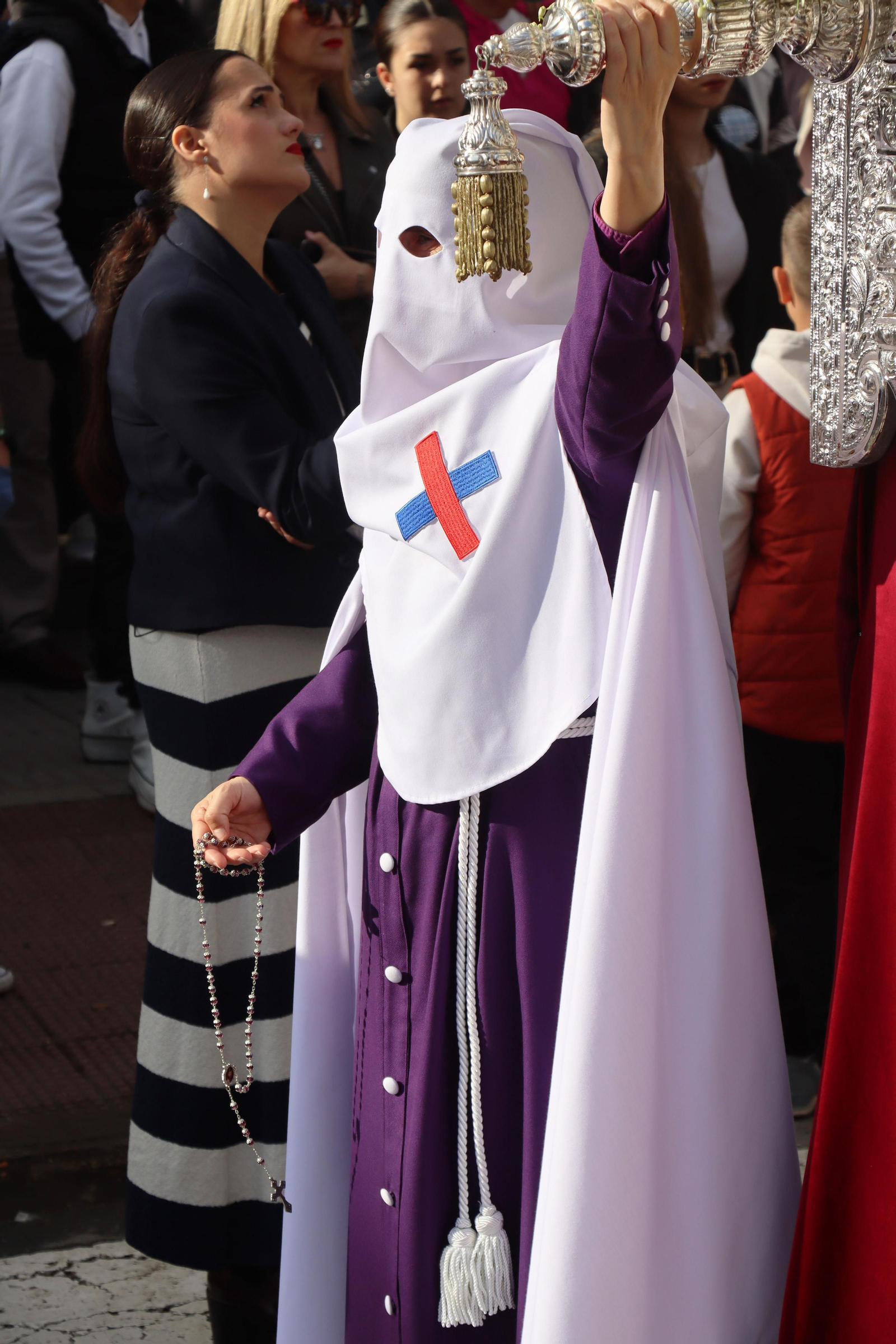 Las mejores imágenes del lunes Santo en Huelva: Hermandad del Cautivo