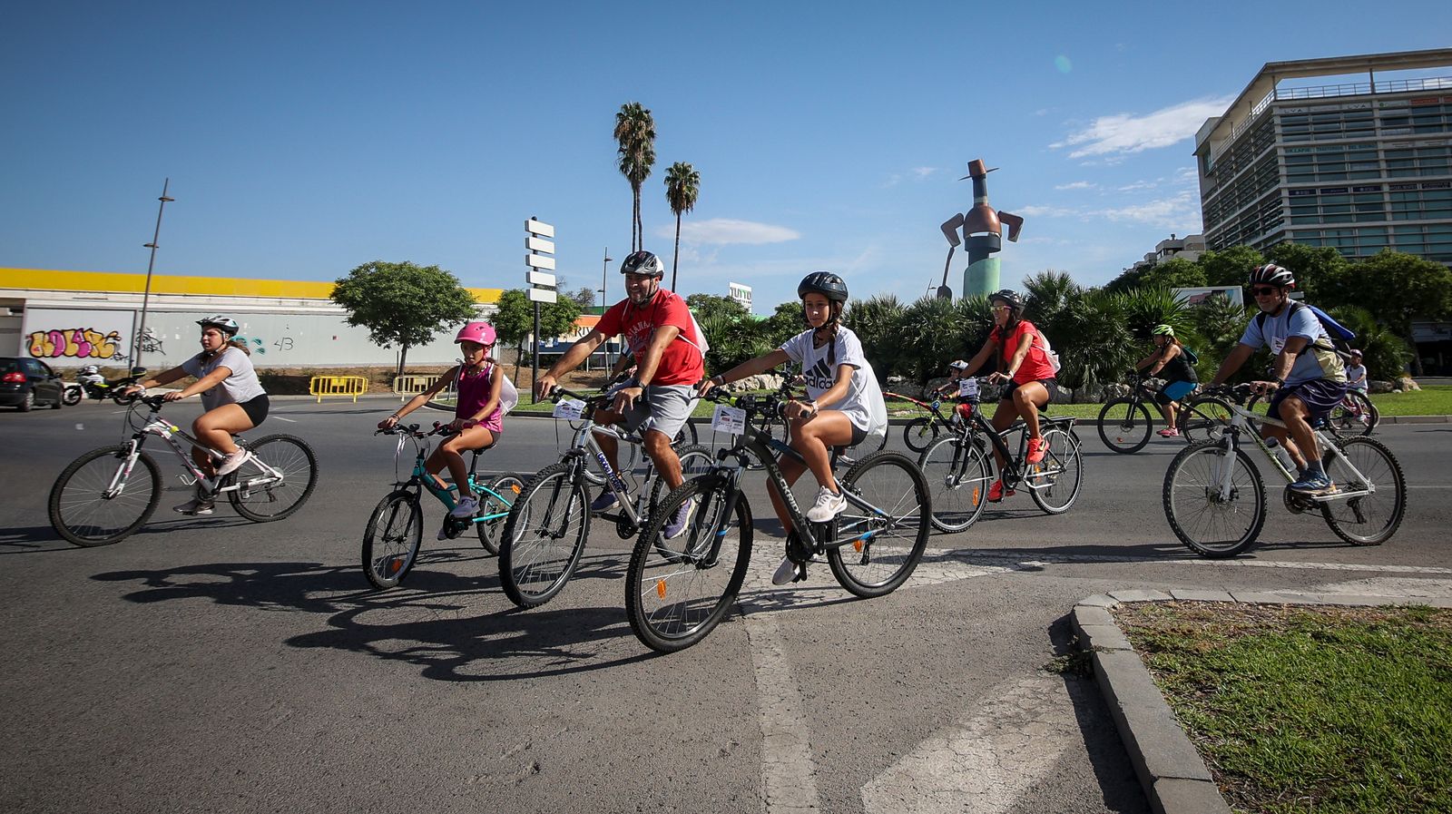 Gran ambiente en la fiesta de la bici y la amistad