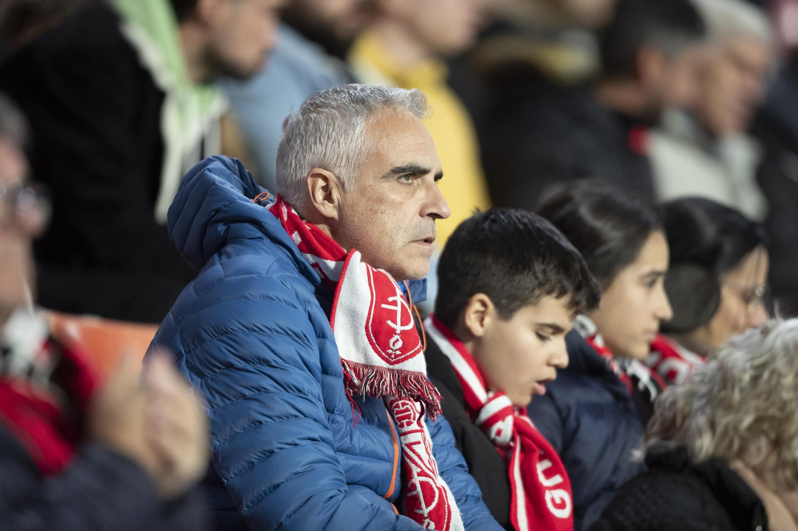 Las mejores fotos del ambiente en Los Cármenes para el derbi andaluz entre Granada CF y Córdoba CF