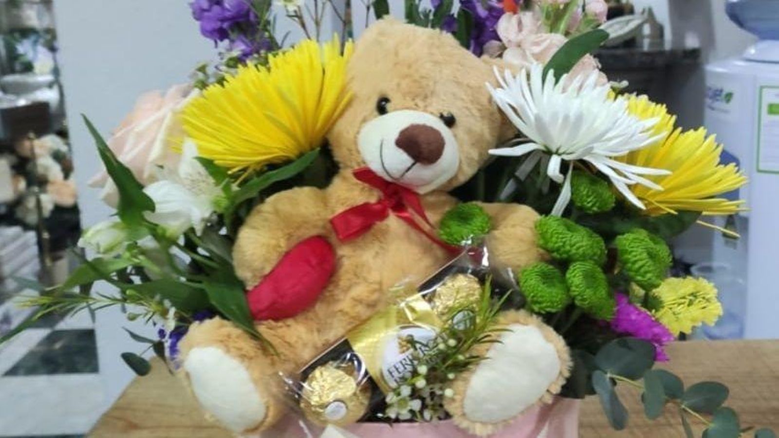 Los ositos de peluche y bombones: el complemento perfecto.