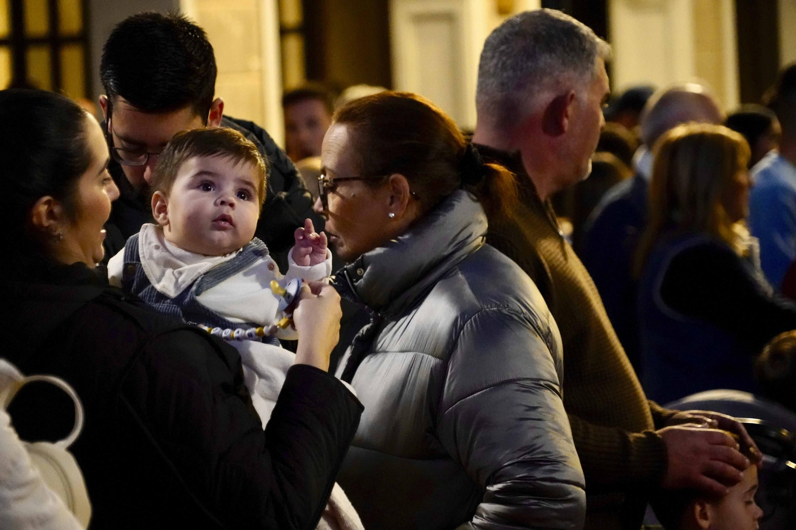 Las mejores imágenes del encendido del alumbrado 2025 en la Plaza de las Monjas