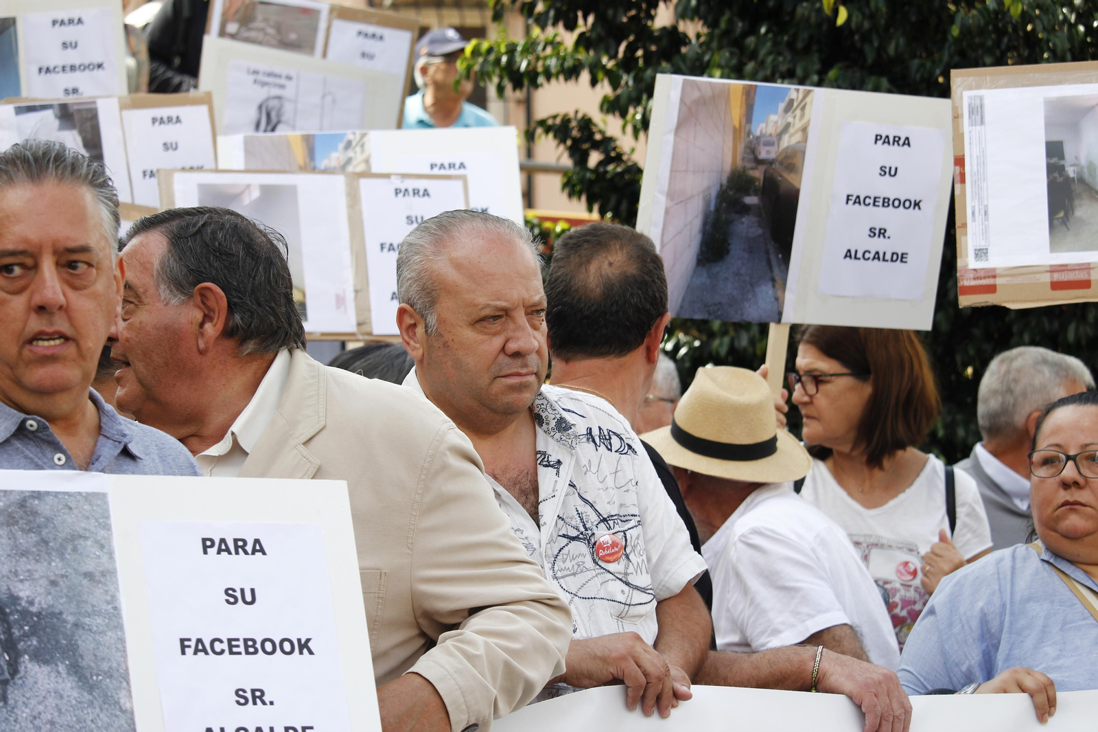 Fotos de la Manifestación de los vecinos de La Bajadilla.