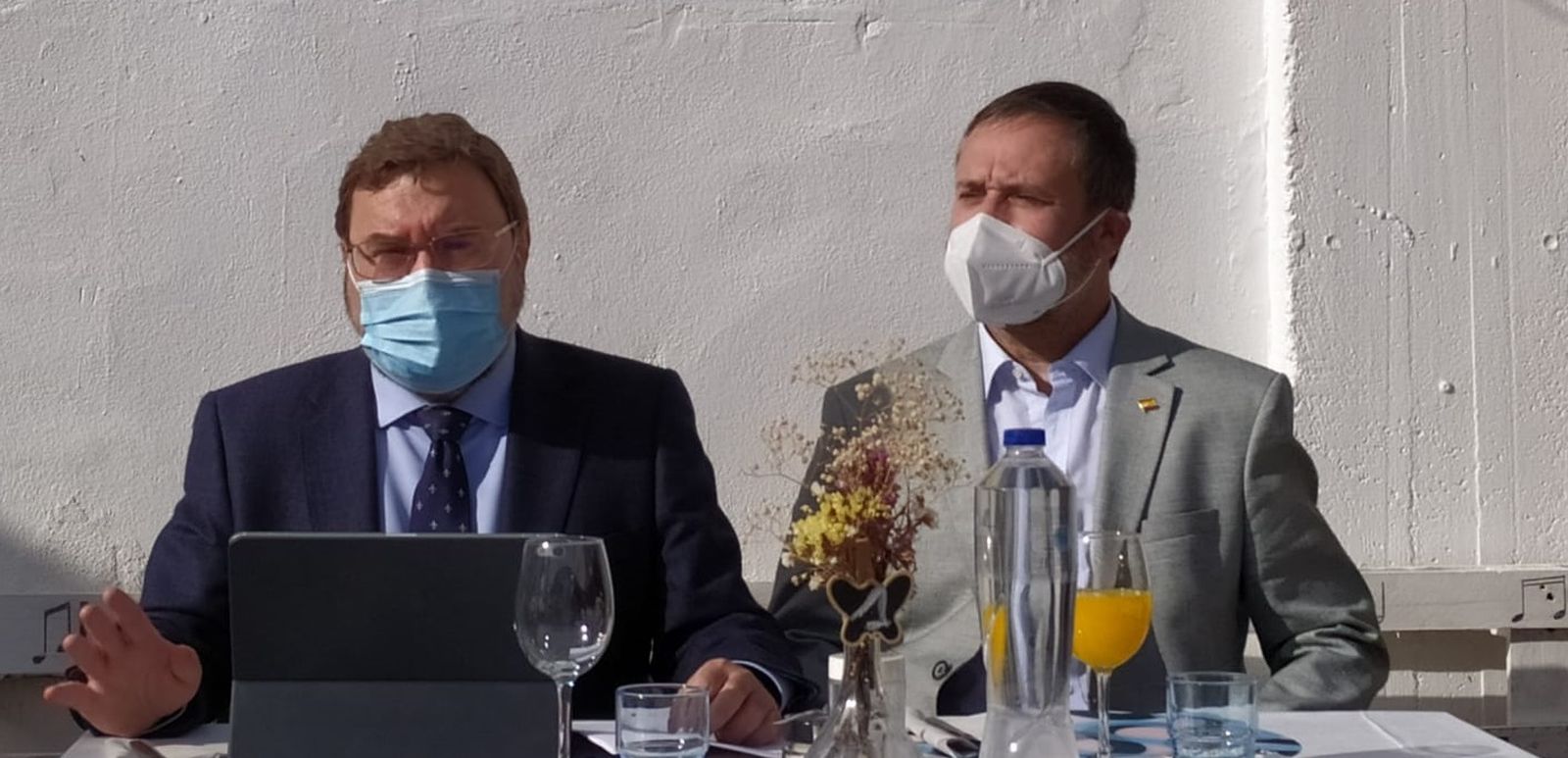 Carlos Zambrano, diputado y concejal de Vox, y José Ortells, presidente provincial del partido.