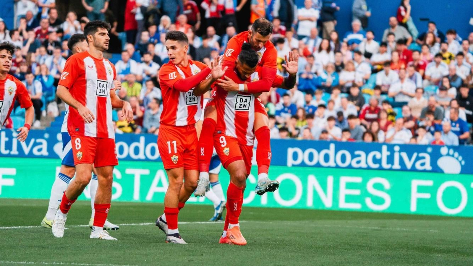 Los rojiblancos celebran el primer tanto de Luis Suárez.