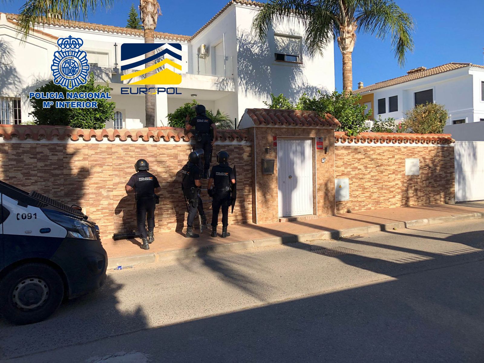 Detenido el líder de un grupo que blanqueaba dinero con la compraventa de coches de lujo en Marbella