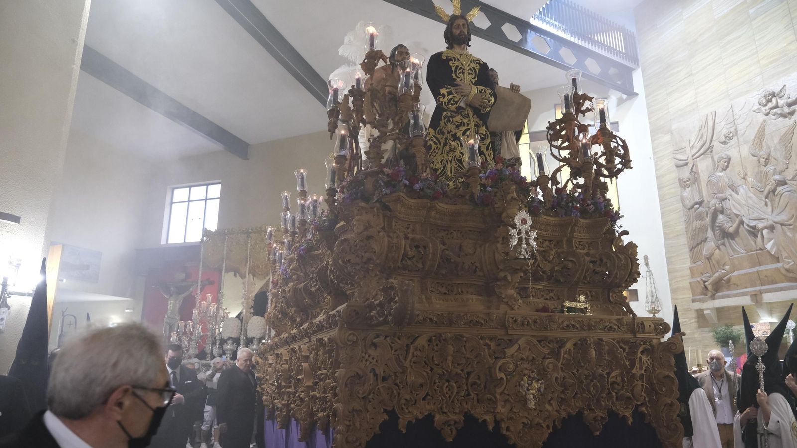 Procesión de Macarena en Almería, en imágenes.