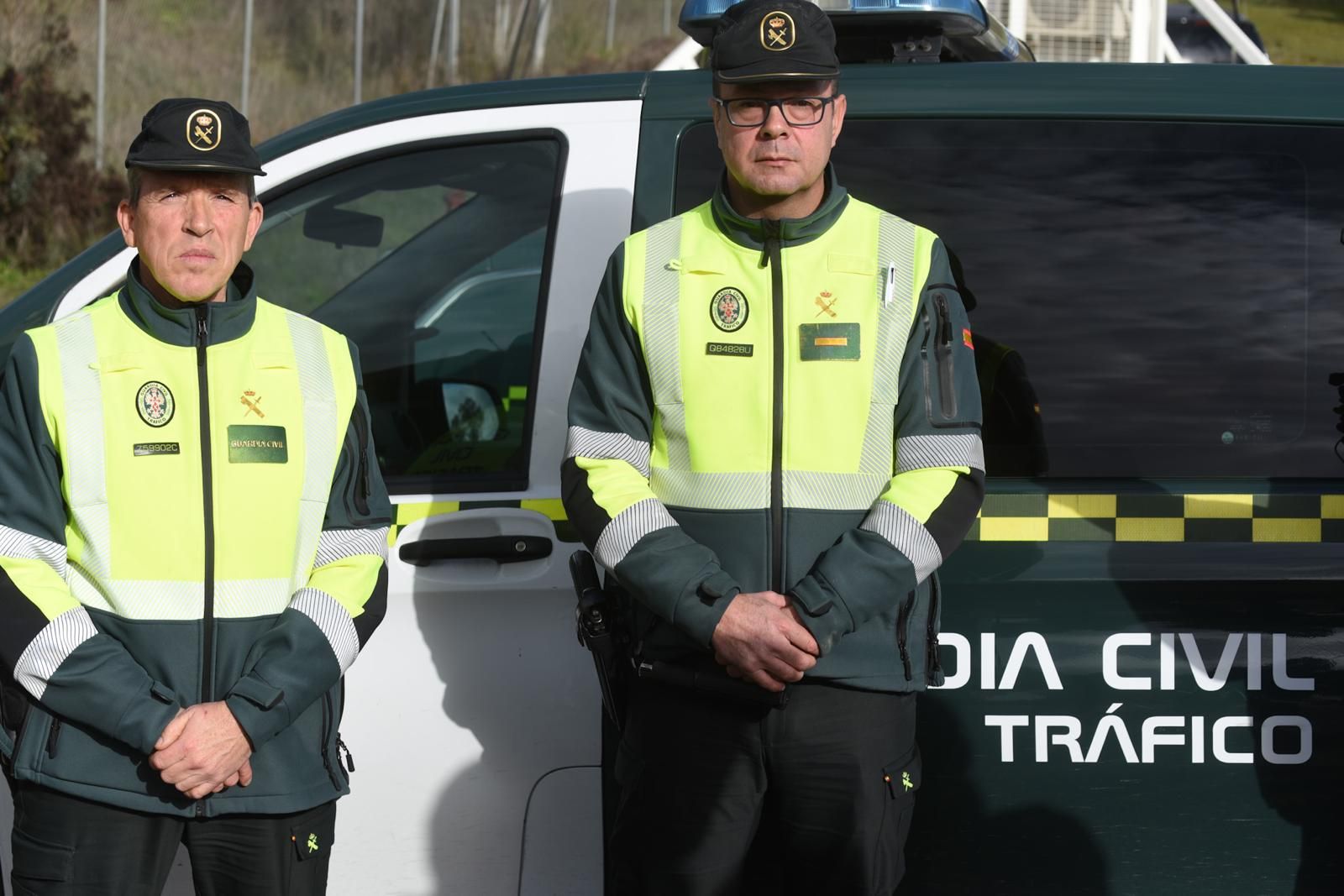 El guardia Ángel Ayala y el cabo Arturo Soria.