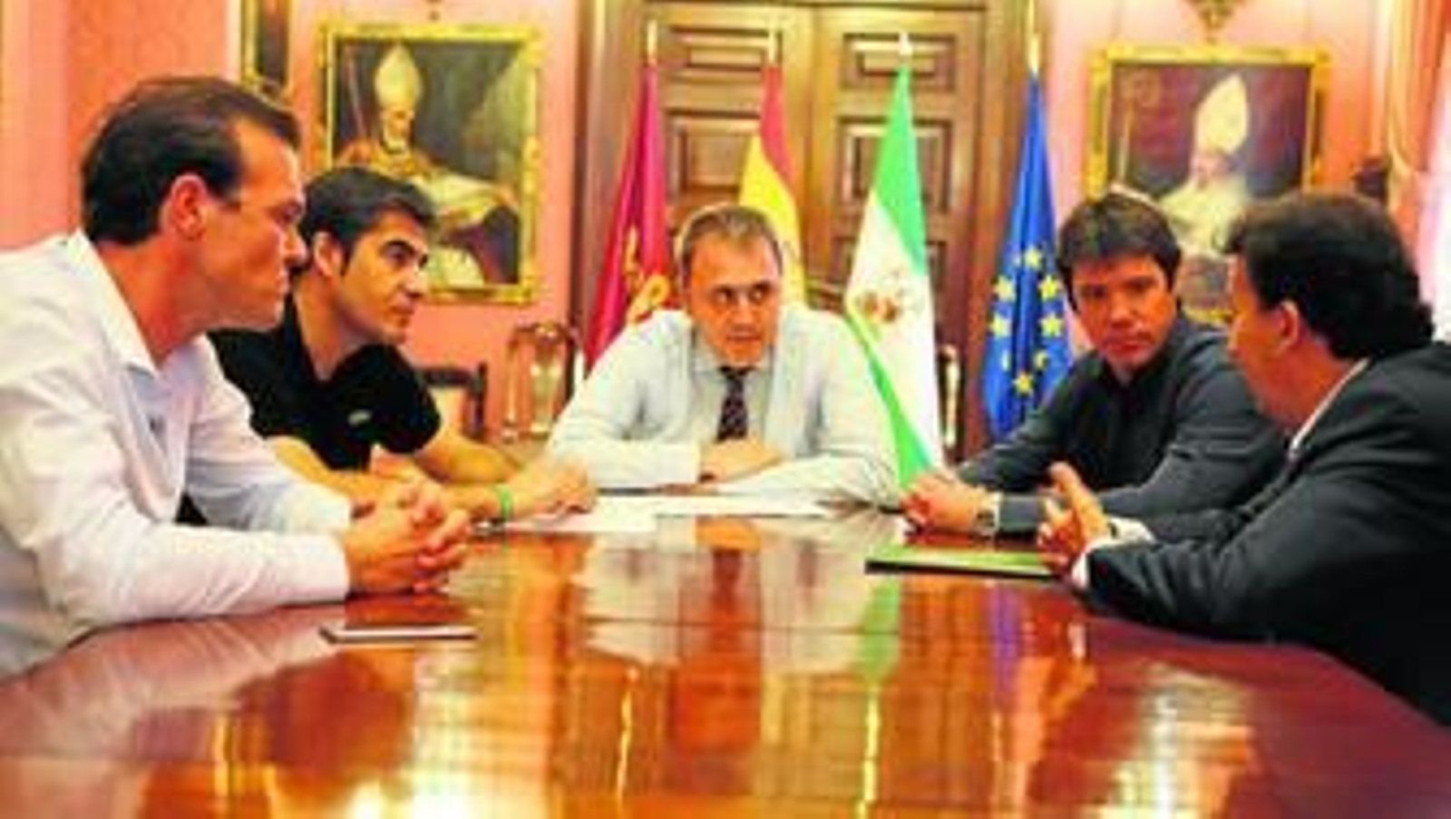 Rafael Salas, Ángel Haro, Fernando Moral, David Guevara y José Miguel López Catalán.