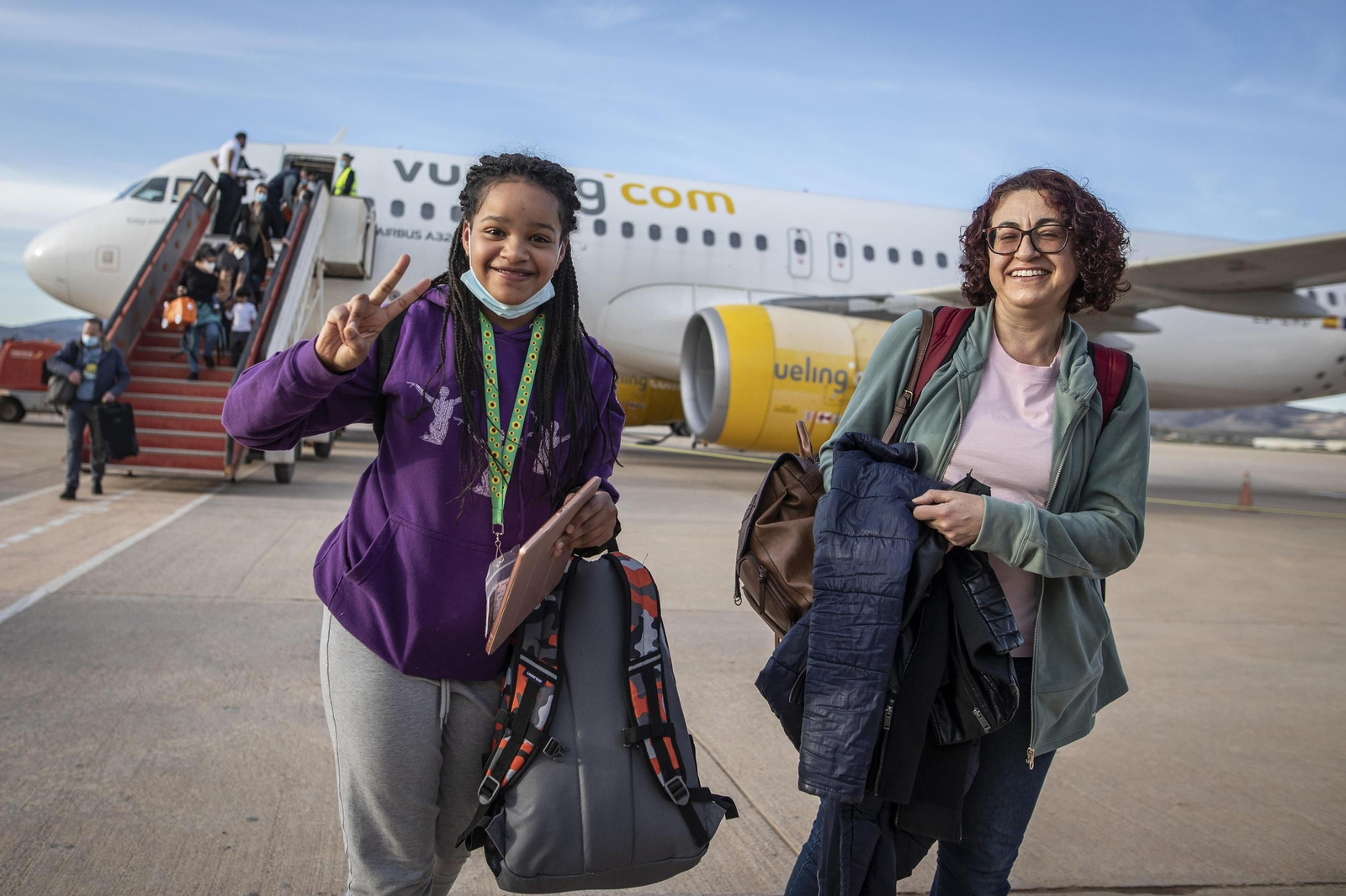 La llegada del primer vuelo de Londres a Granada, en imágenes