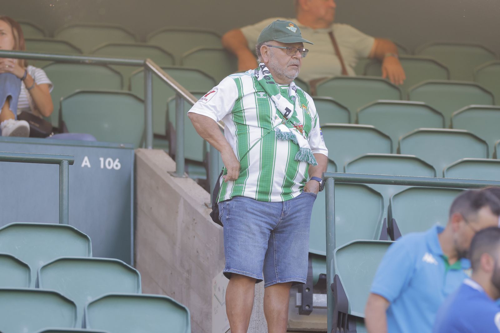 Búscate en la fotos del Betis-Sparta