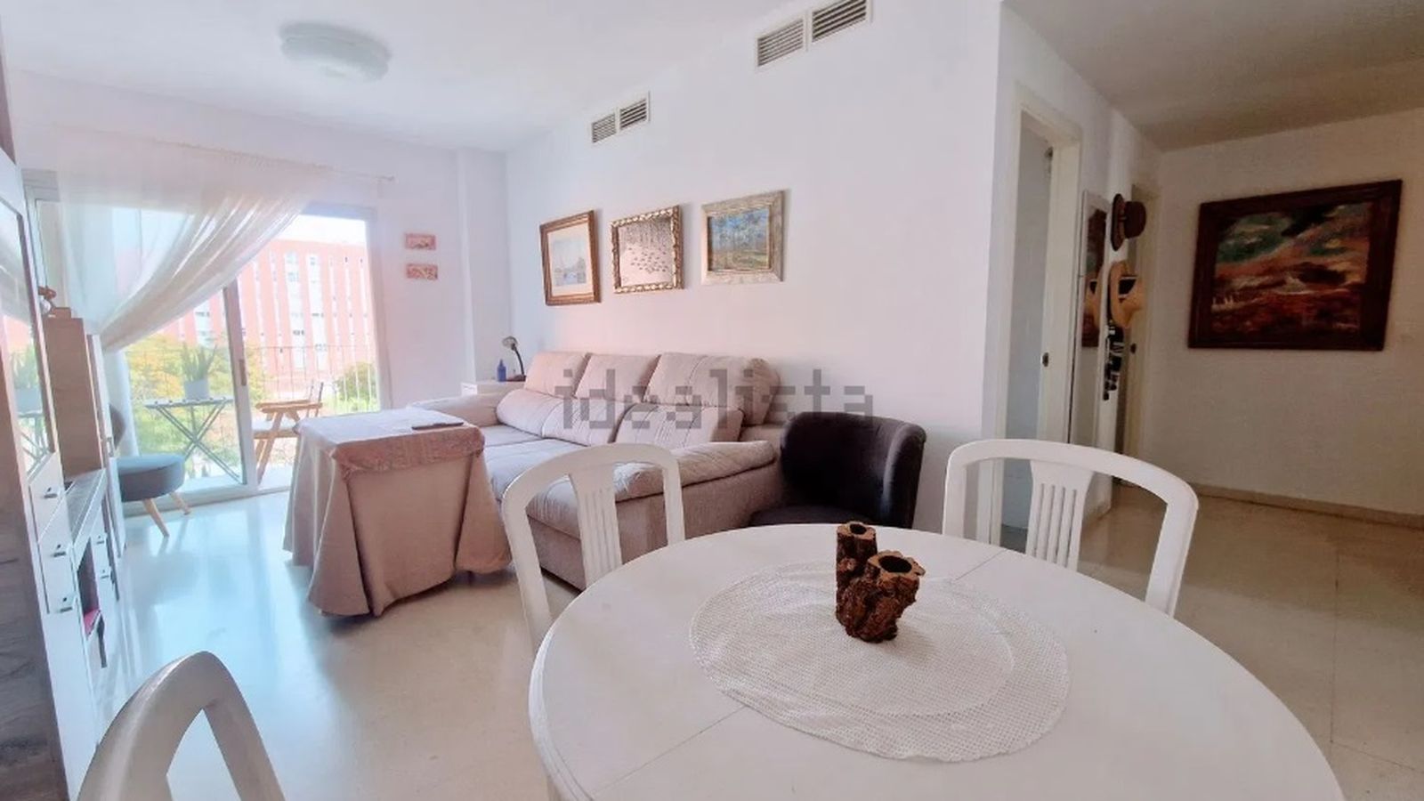 Piso en la avenida Médicos sin Fronteras.