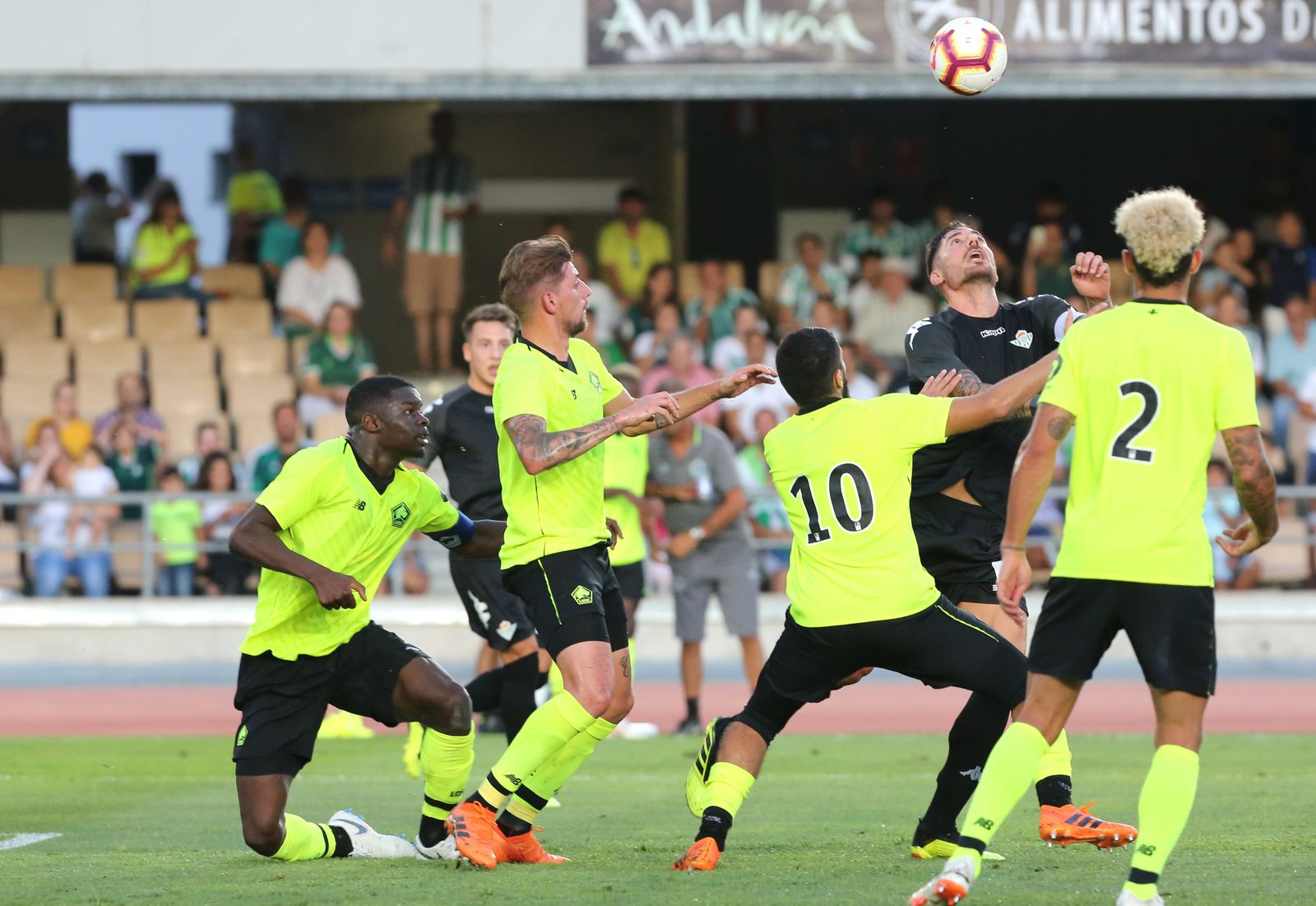 Las imágenes del Betis-Lille en Jerez