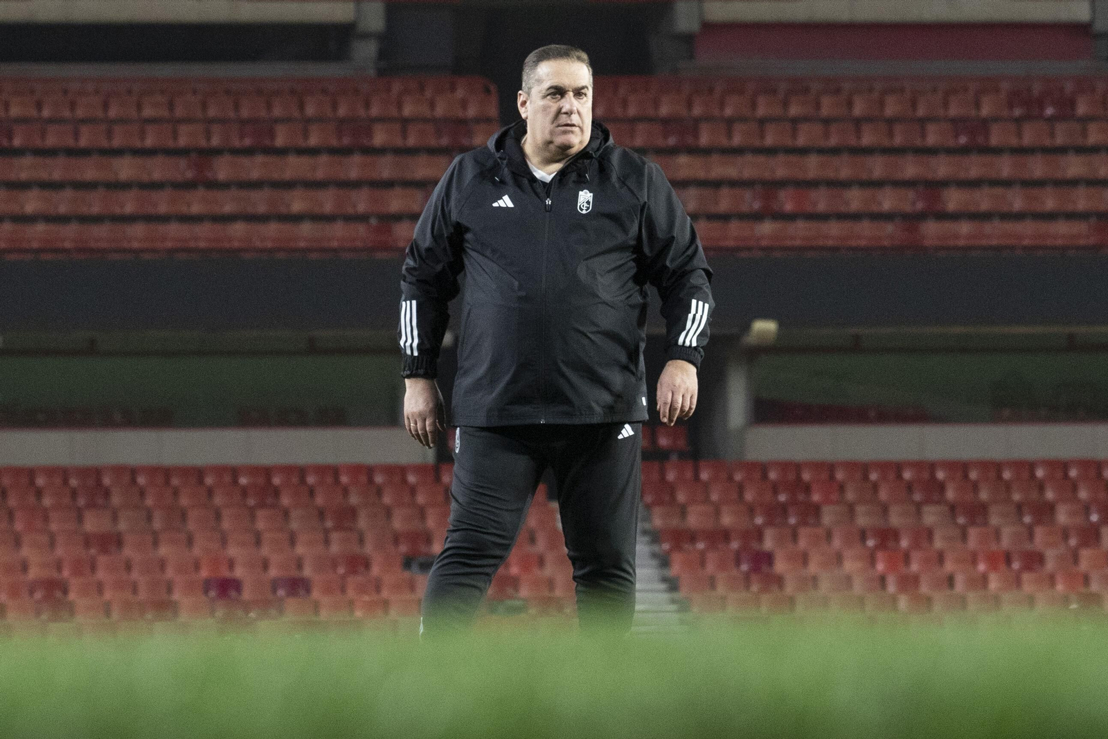 Sandoval dirige su primer entrenamiento con Granada CF en busca del milagro de la permanencia
