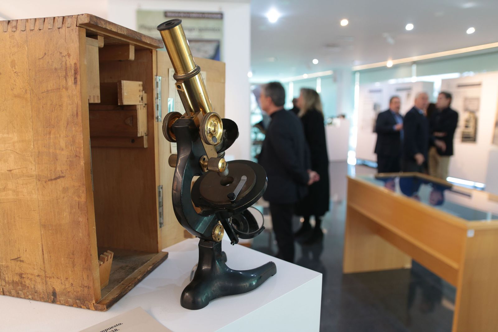 La exposición 'Historia de la medicina almeriense', en la UAL