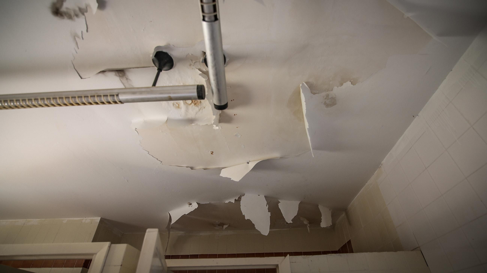 Imágenes del mal estado del CEIP Tartesos