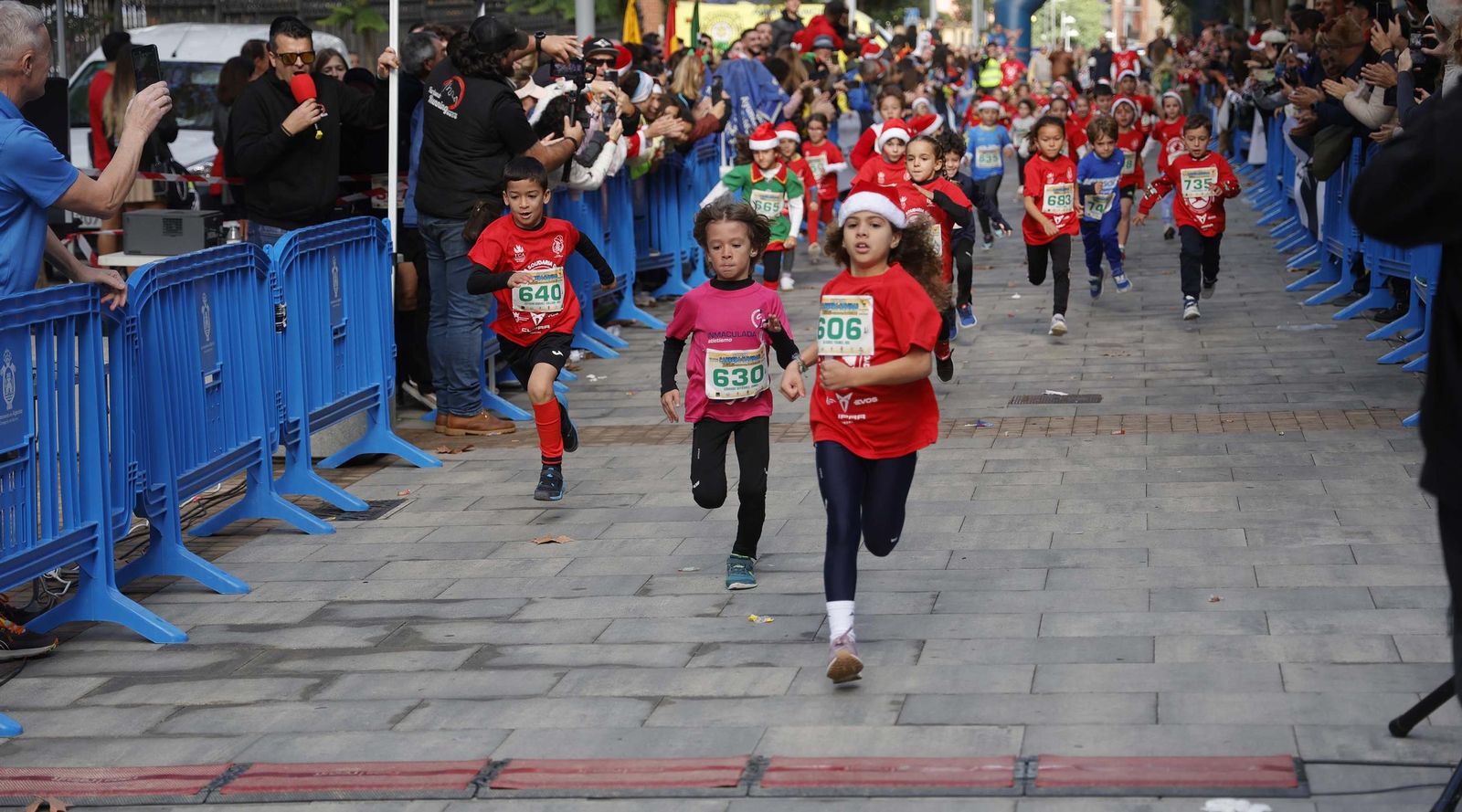Búscate en la XI Carrera Solidaria de Navidad de Algeciras