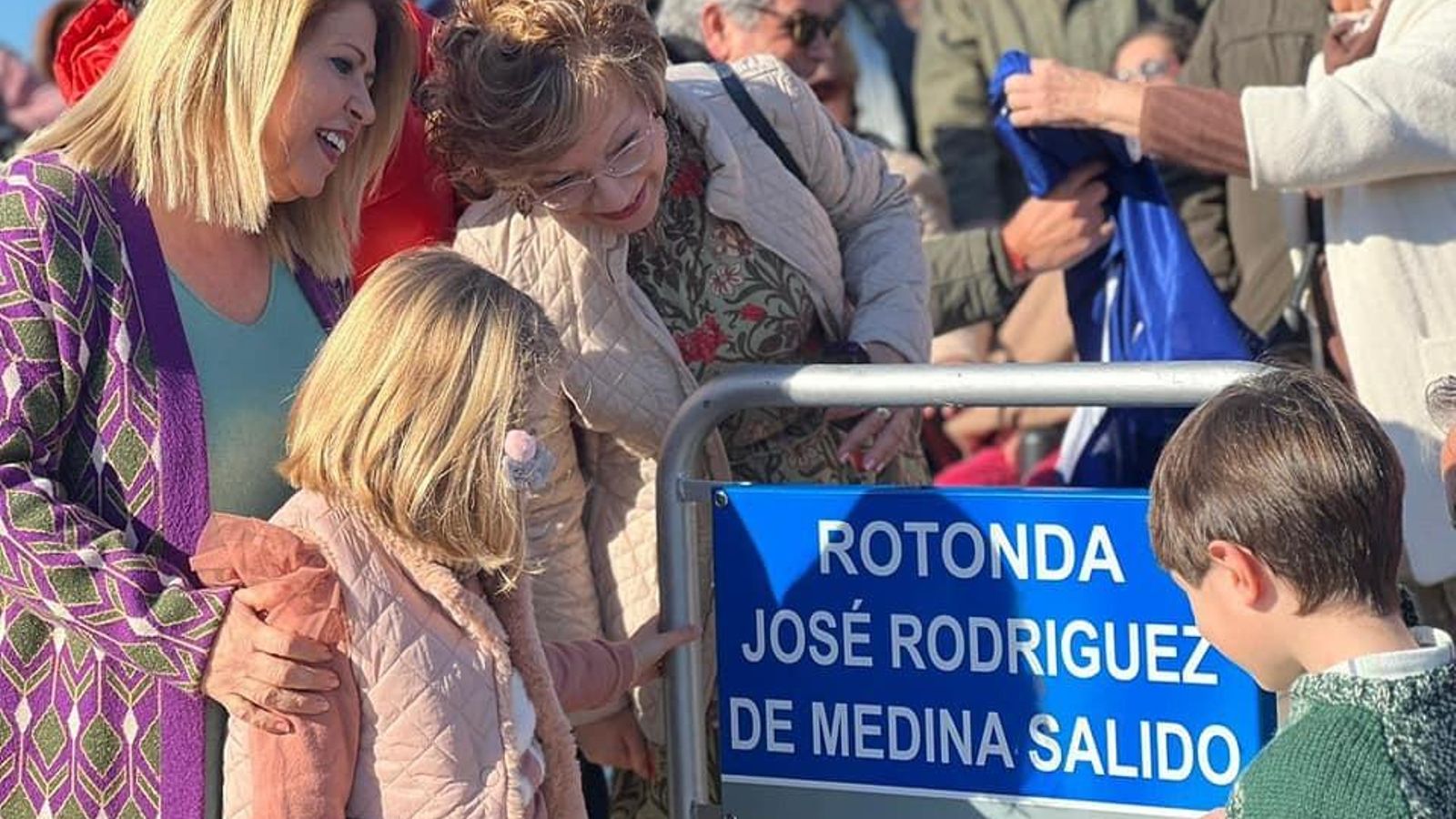 Inauguración de la rotonda José Rodríguez de Medina Salido.