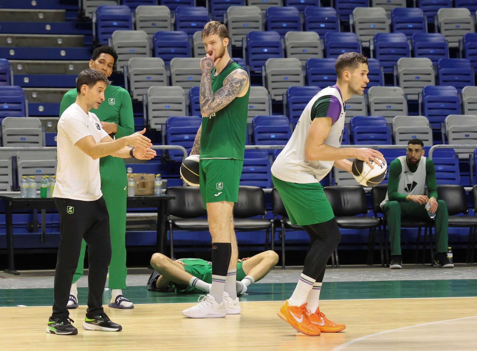 Último entrenamiento en Málaga antes de viajar a la Copa