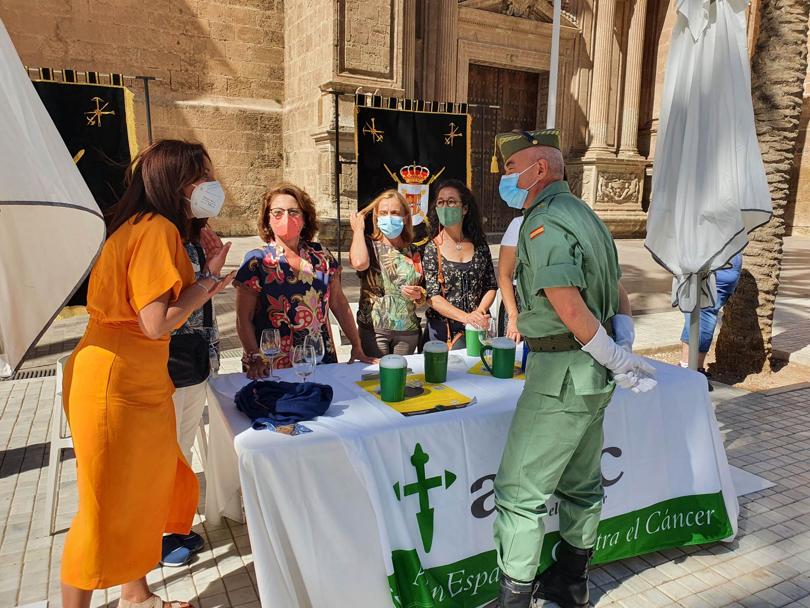La AECC sale a las calles de Almería para recaudar fondos.