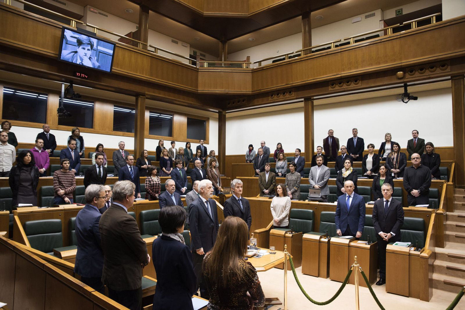 Las familias de 297 víctimas de  ETA siguen buscando a los asesinos