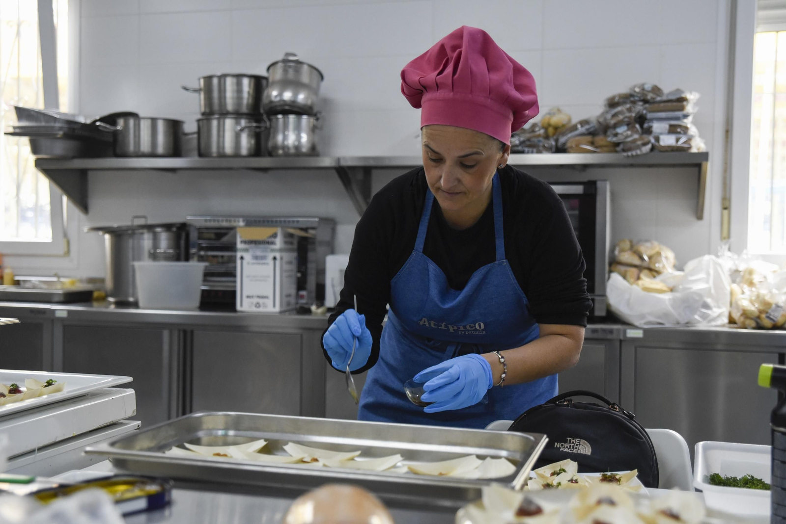 Fotos de la apertura del restaurante solidario Atípico de Betania en La Línea
