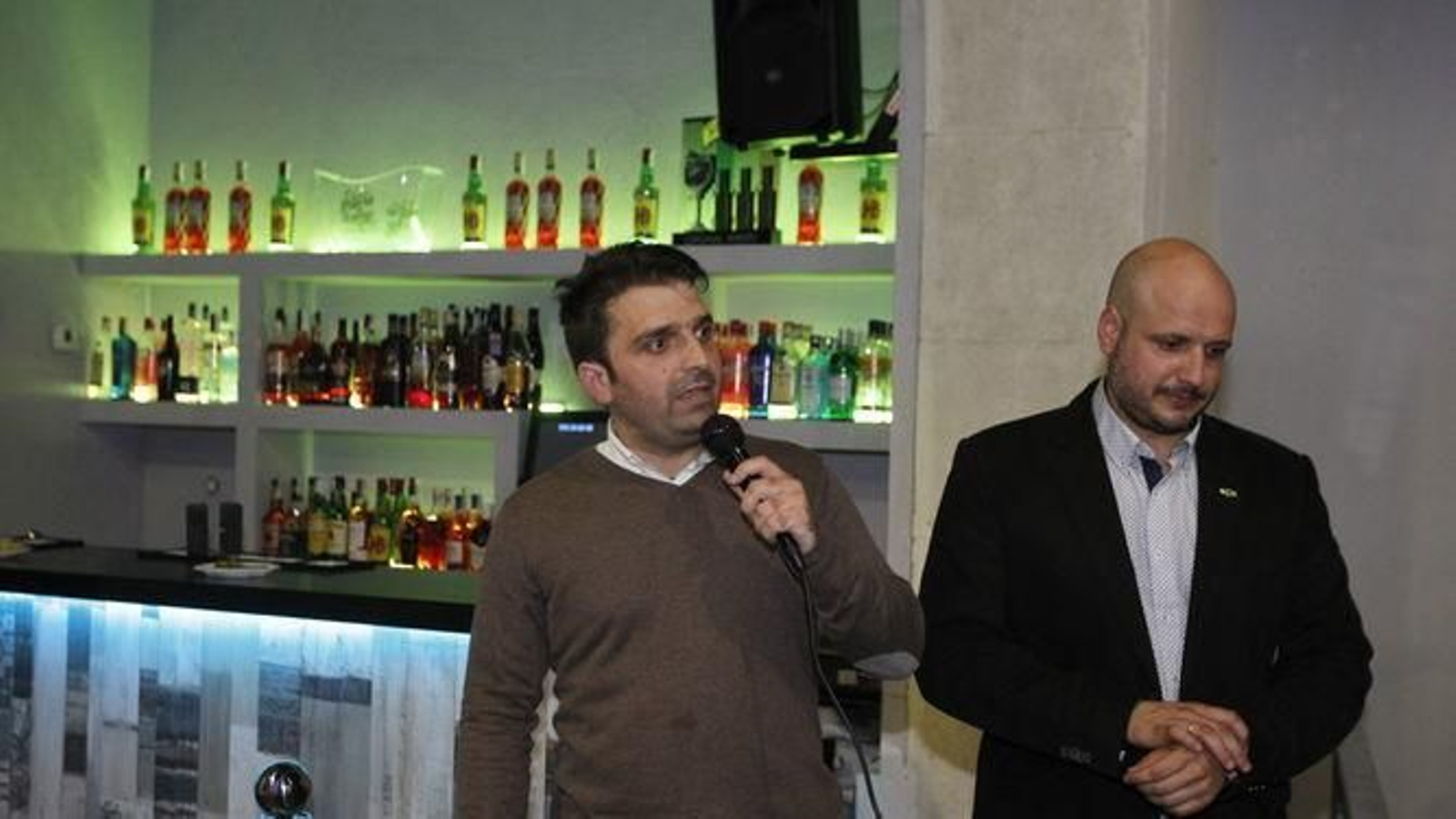 Juan Francisco Rojas, a la izquierda, es el máximo responsable de Vox en Almería.