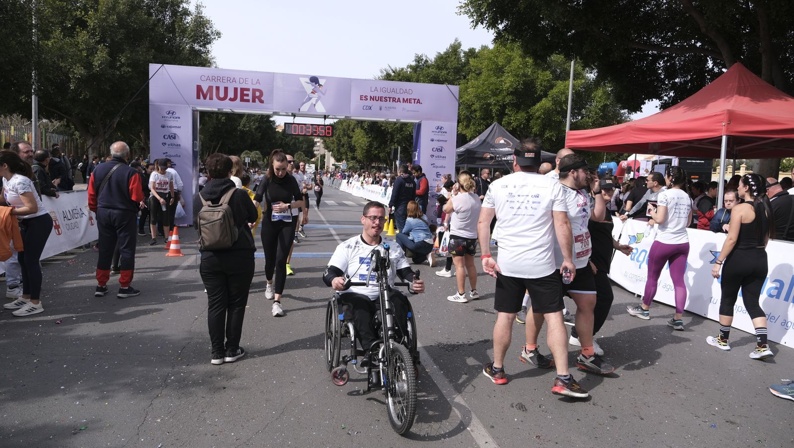 Imágenes de la Carrera de la Mujer 2023 en Almería