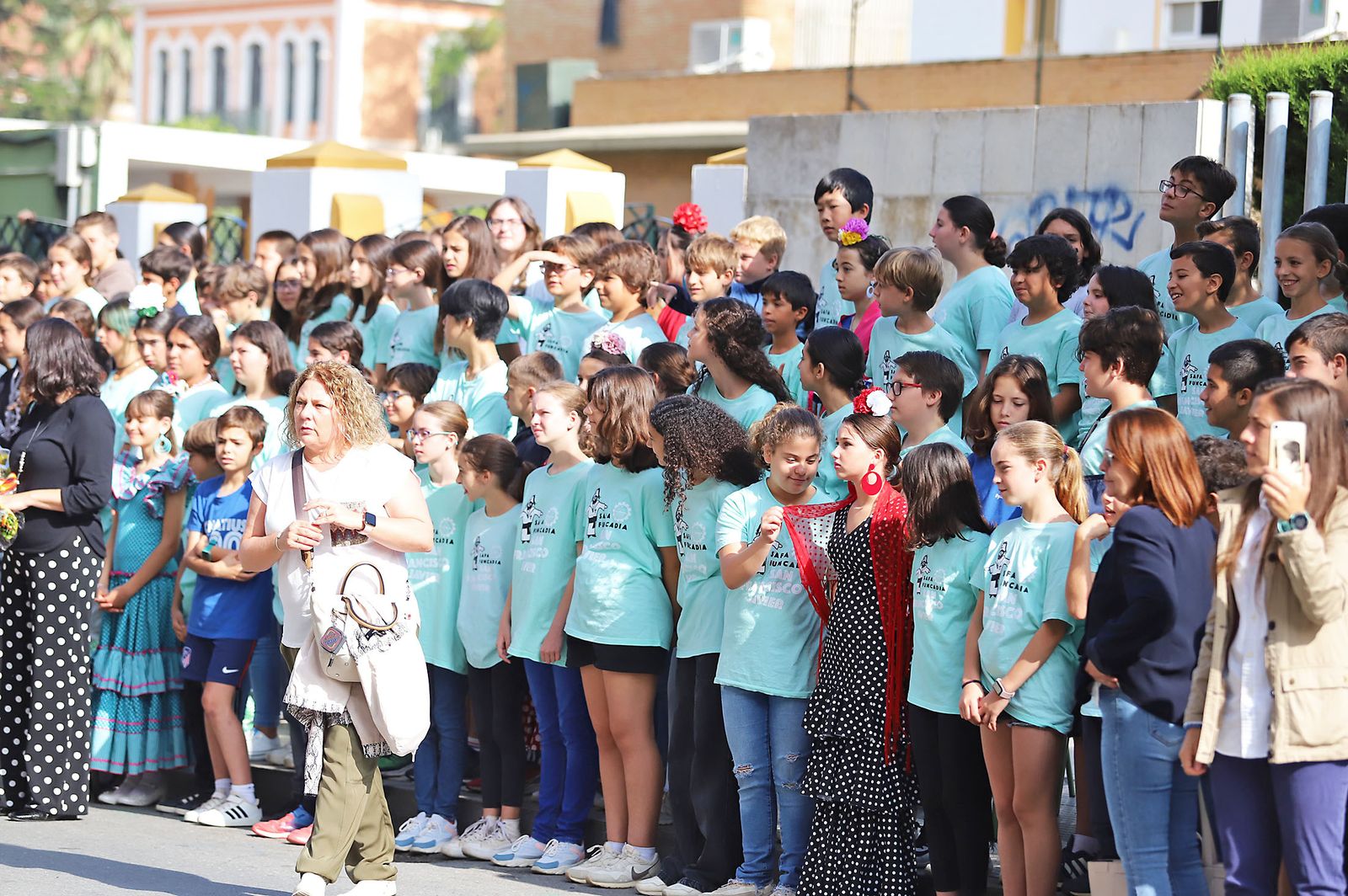 El Rocío 2023: Imágenes de la Hermandad de Emigrantes en su salida de Huelva