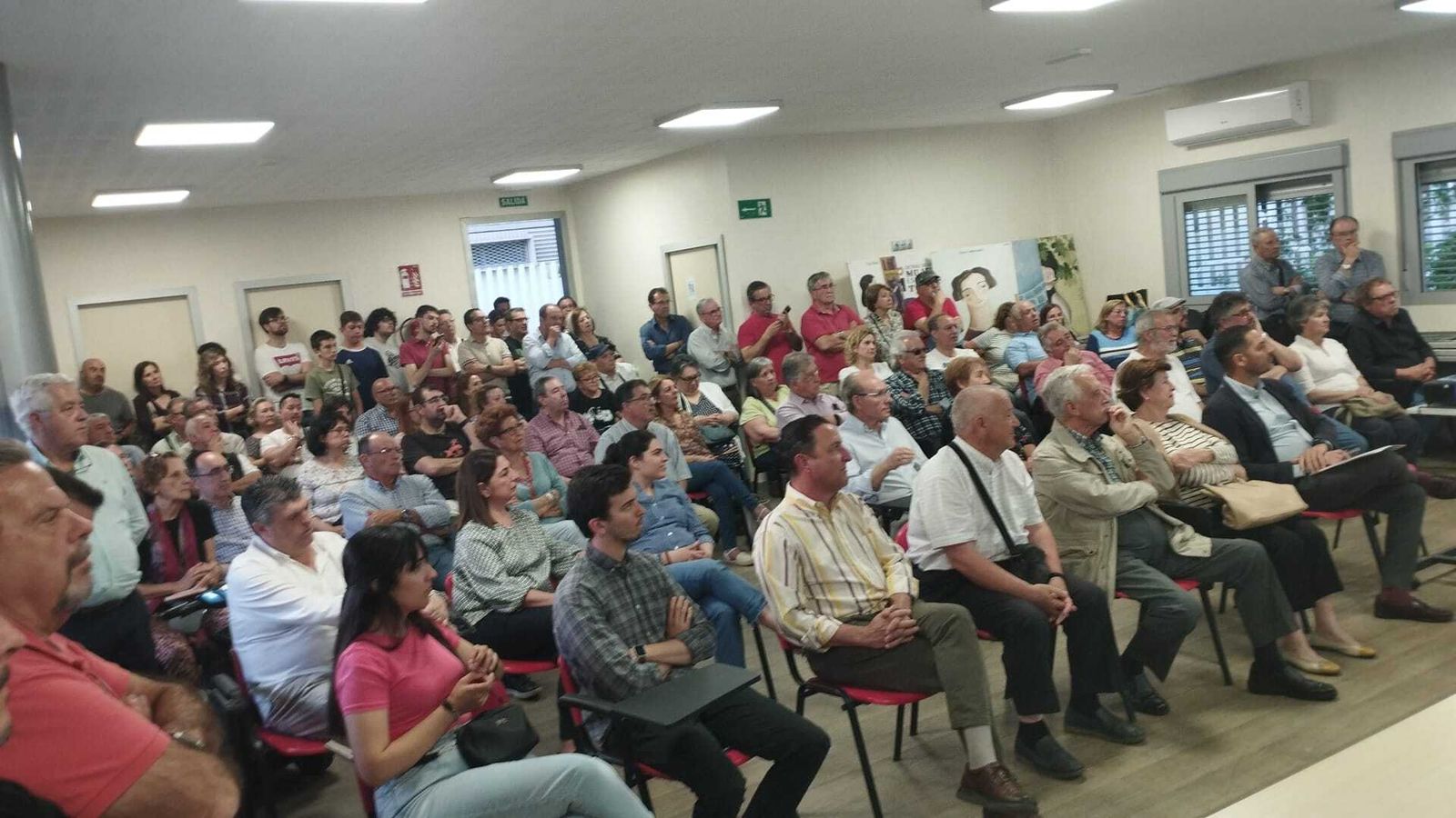 Parte de los asistentes a la jornada informativa sobre el Metro de Sevilla en Sevilla Este.