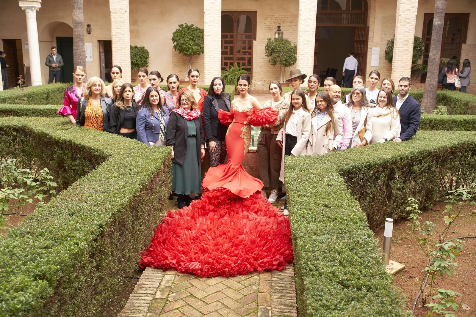 La primera cita con la moda flamenca en Sevilla fusiona cultura, tradición y gastronomía.