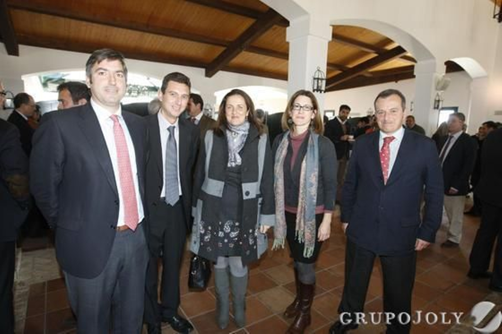 Eduardo Gómez Beser (Grupo Gómez Beser), Miguel Berraquero (gerente de Diario de Jerez), María Calvo (Fundación Real Escuela), Esther Roldán (inmobiliaria) y José Luis Torres (Autovín).

Foto: Pascual