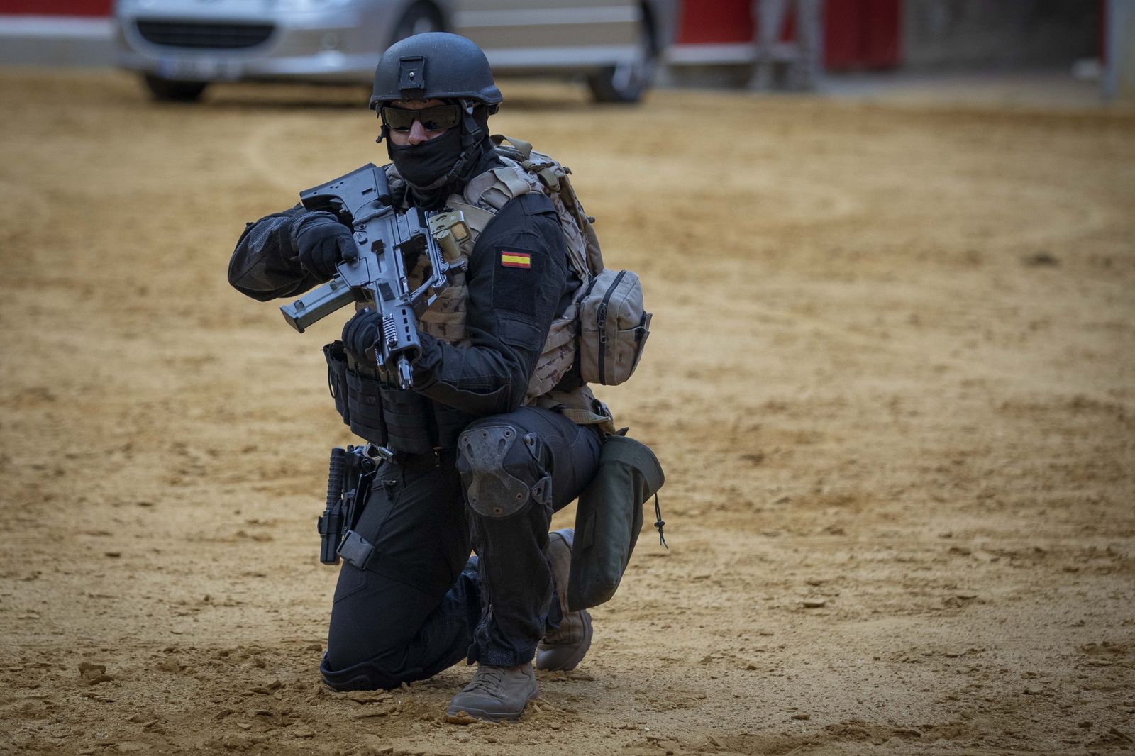 La exhibición del Ejército en la Plaza de Toros de Granada, en imágenes