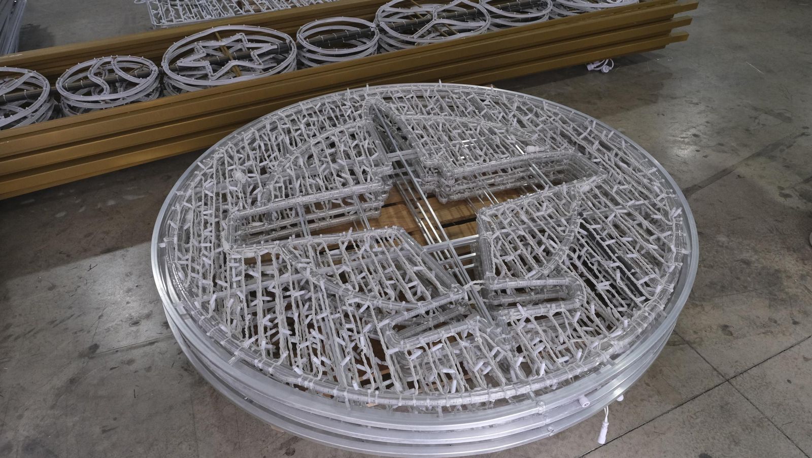 Desde Huécija a todo el mundo, Deconature, alegra la navidad con sus luces, en imágenes