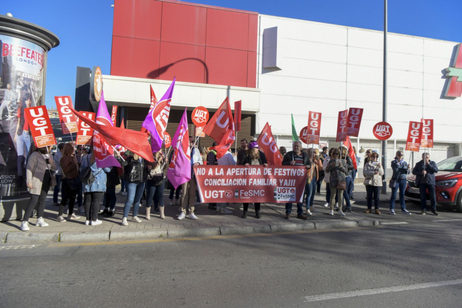 Concentración en contra de la libertad de horarios comerciales