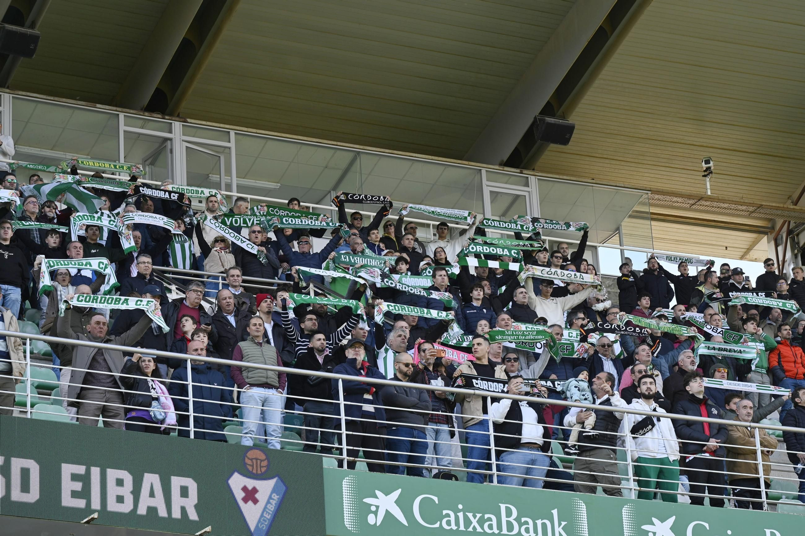 Las mejores fotos del ambiente en El Arcángel para el Córdoba CF - Eibar