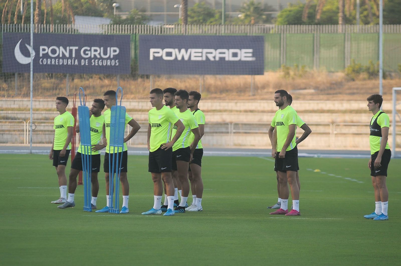 Las fotos del entrenamiento del Málaga CF tras la tormenta