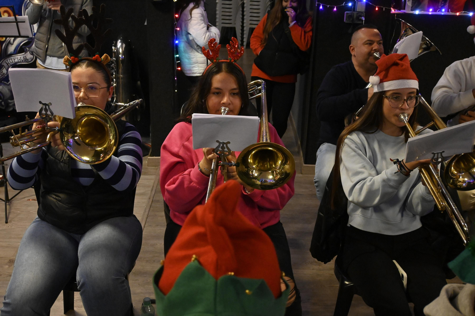 Ensayo preparatorio de la AM Santa Cruz para la cabalgata de Reyes Magos, en Imágenes