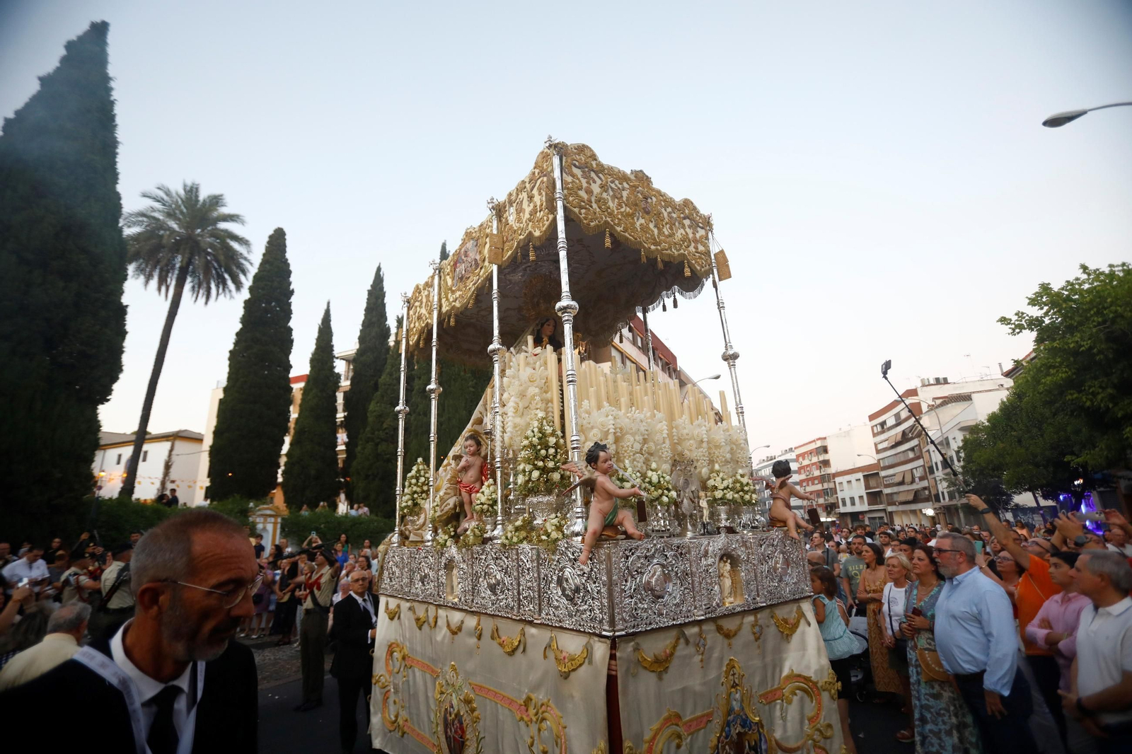 Las mejores fotos de la procesión de la Virgen del Carmen de San Cayetano de Córdoba
