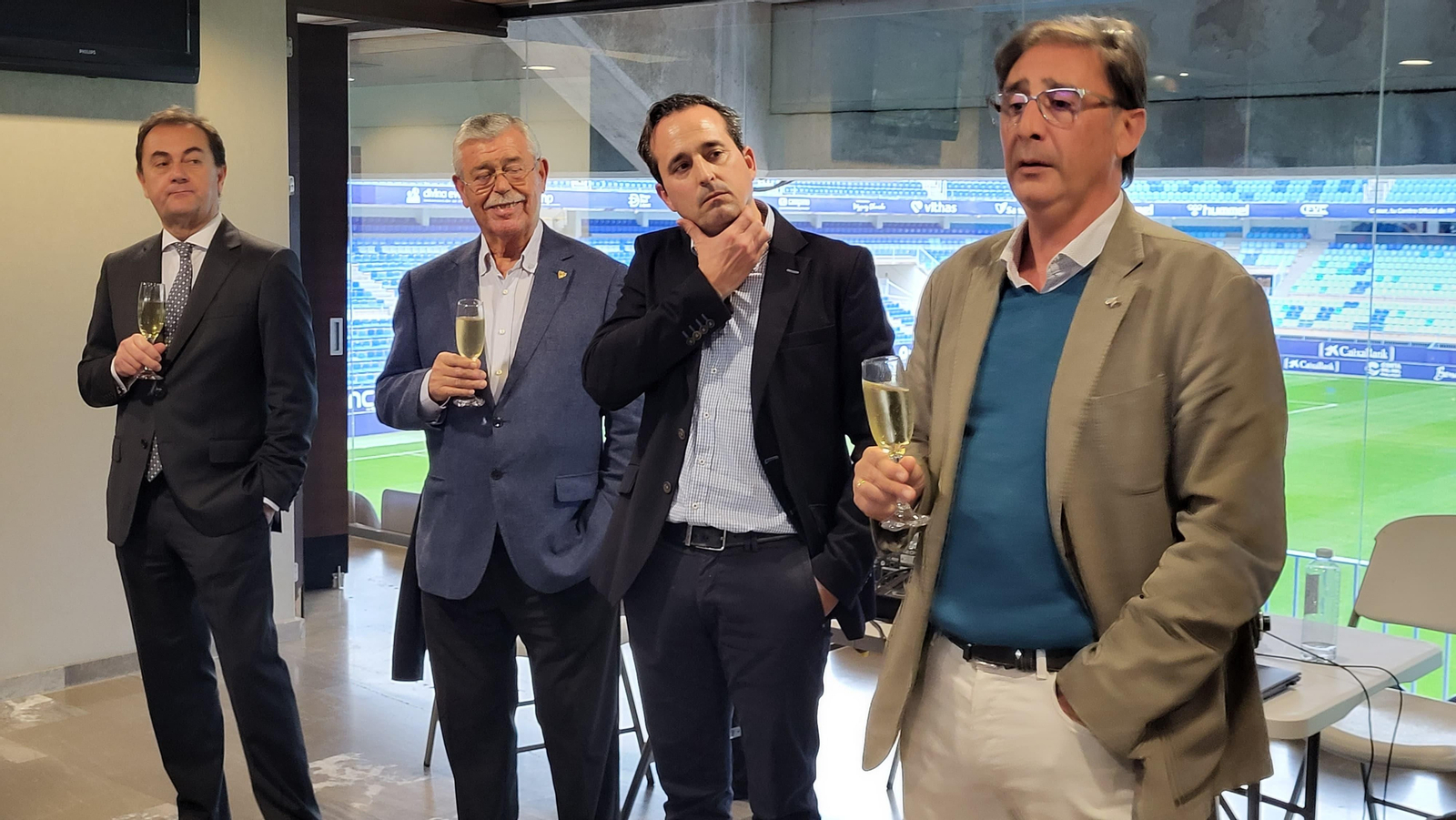 Loren Juarros, en el brindis navideño.