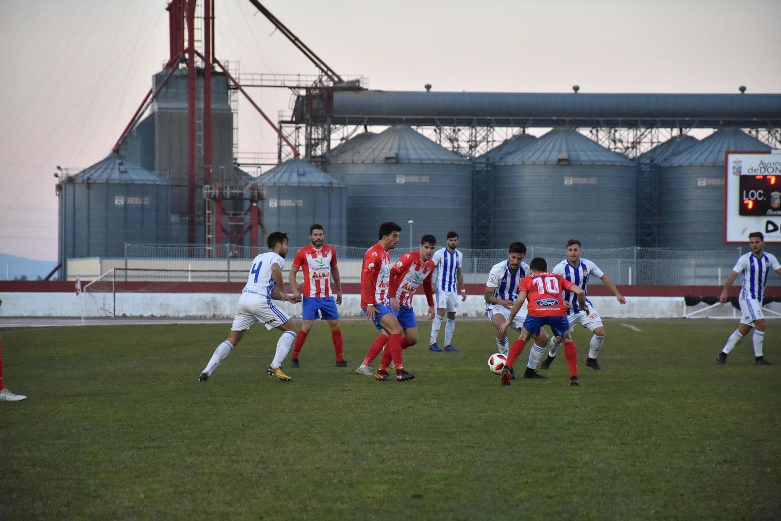 Lance del encuentro del Recre ante el Don Benito el pasado domingo