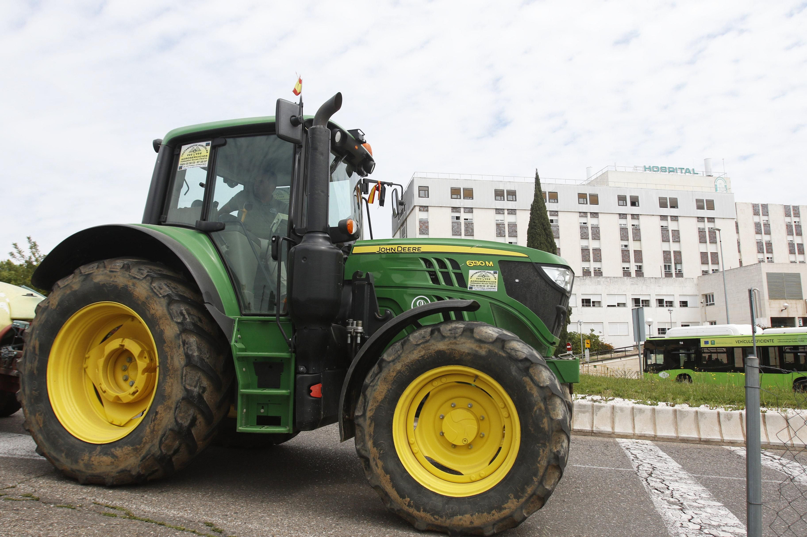 Las fotos del homenaje de los agricultores a los sanitarios de Córdoba