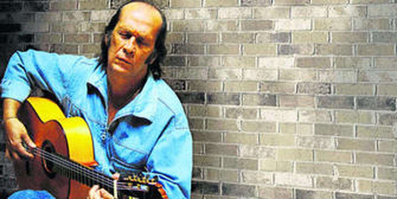 El maestro algecireño Paco de Lucía vuelve a la Bienal de Sevilla, donde participó por última vez en 2004.