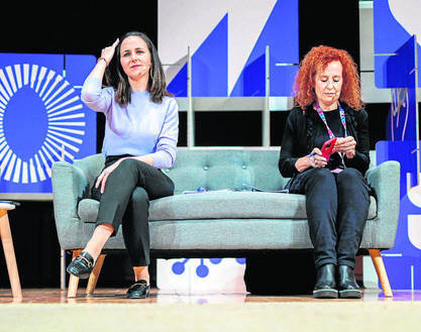 Ione Belarra interviene en la ponencia 'La defensa de la paz para la agenda feminista'.
